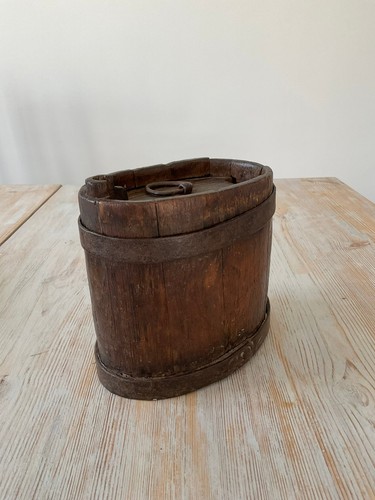 Antikes kleines holzgefäß - antikes,